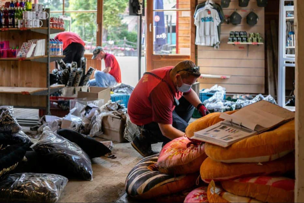 walibi belgien unwetter aufräumarbeiten