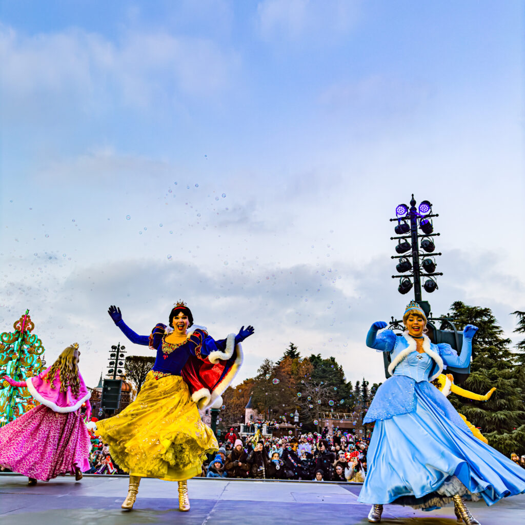 InsidEars 2022 - Prinzessinnen bei Mickey's Dazzling Christmas Parade