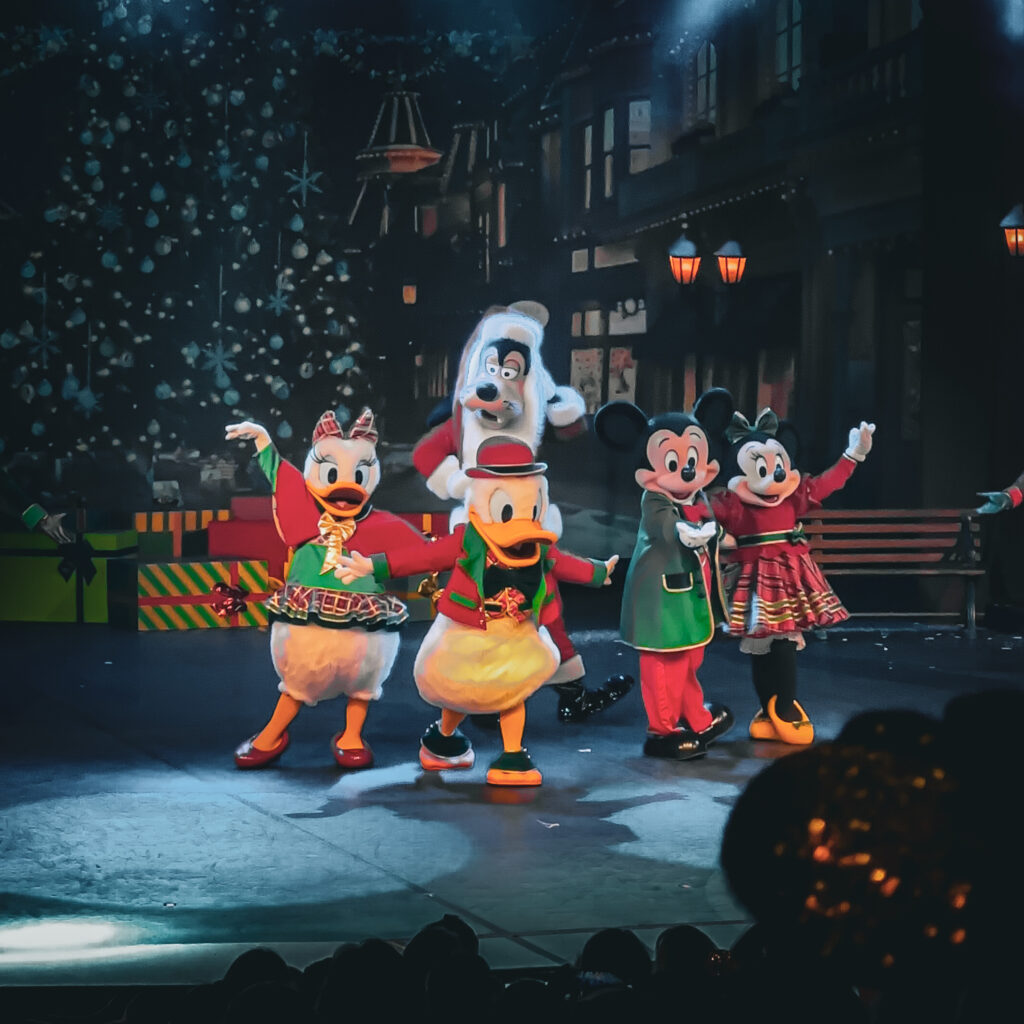 InsidEars Weihnachtsevent 2022 - Lieder singen mit den Disney-Charakteren