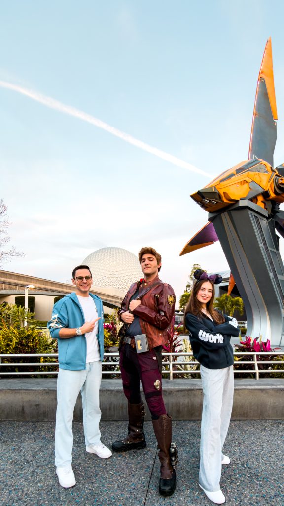 cedricerlebt und finja in epcot