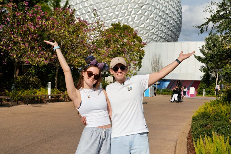 cedricerlebt und finja in epcot world celebration